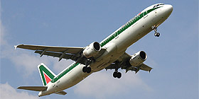 Decolla Alitalia international. Aeroporto: Maggio buio -11%