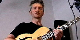 Al Poco Loco la mitica chitarra di Gigi Cifarelli