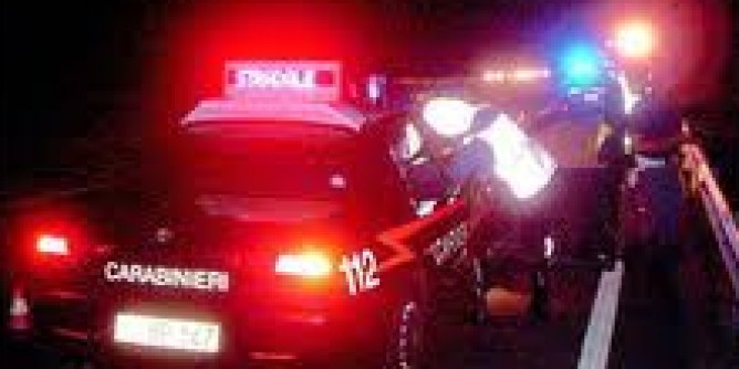 20enne distrugge casa e aggredisce un carabiniere