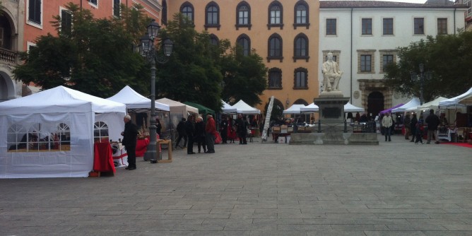 A Cagliari la Piazza della Solidarietà