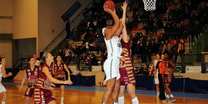 Basket A2: Il derby cagliaritano vale la salvezza
