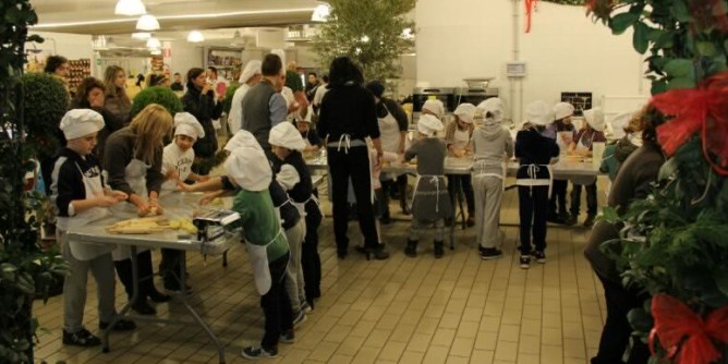 Focaccia di Natale per 400 bimbi algheresi