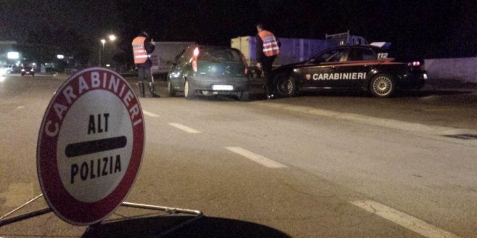 Rapina nel supermarket a Nuoro. Arrestati i due banditi in fuga