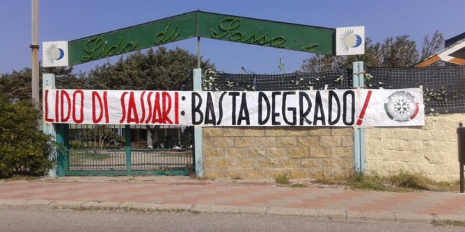Lido Platamona nel degrado: firme per la bonifica