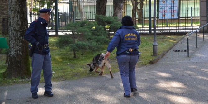 Case centrali di spaccio a Cagliari. Blitz allalba: sei arresti