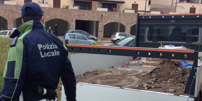 Tre vandali <i>a spasso</i> per Olbia: diffuso il video 
