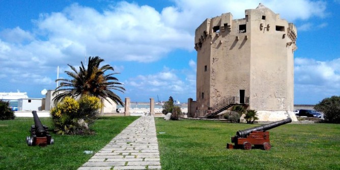 Esposti due cannoni medievali a Porto Torres