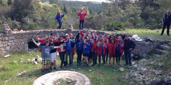 Scout catalani ripuliscono Monte Doglia