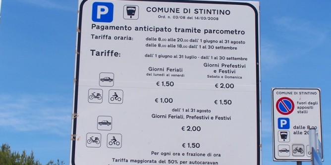 Spiaggia Pelosa, da domenica parcheggi a pagamento