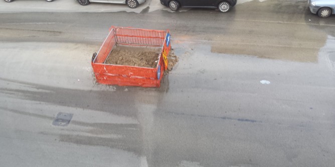 Stop acqua in via De Gasperi fino alle 17
