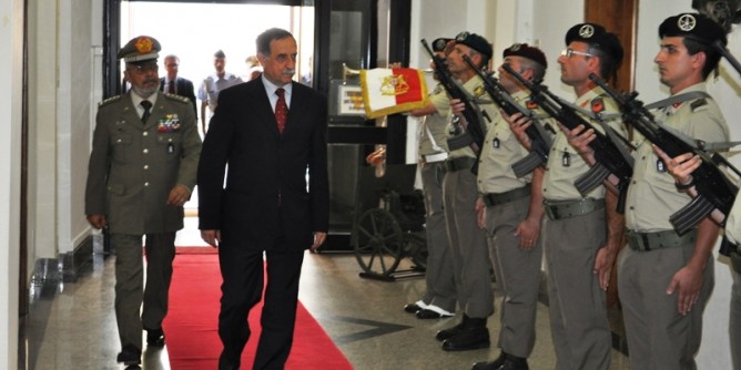 Cagliari: visita del sottosegretario al Comando Militare
