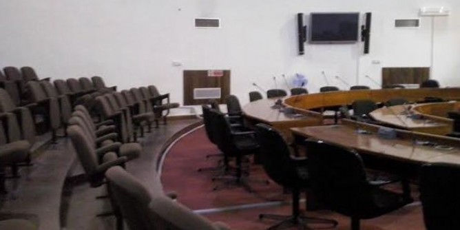 <i>Caro sindaco di Oristano cosa ci ha chiamati a fare</i>
