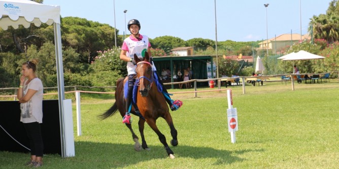 Muore dopo caduta da cavallo. Incidente a 23enne in Catalogna