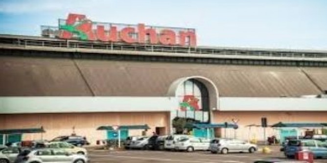 Shopping senza pagare allAuchan: arrestata 22enne