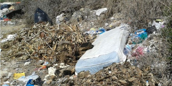 «Ponte Pizzinu» una discarica a cielo aperto