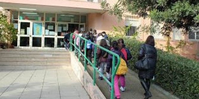Vandali in una scuola elementare a Selargius