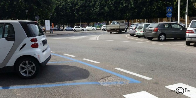Parcheggi blu: cresce il malcontento