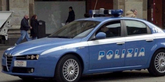 Rubano in un bar: tre giovani nei guai