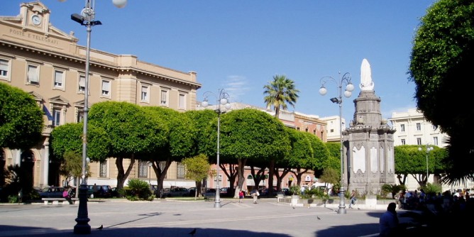 Cagliari: Piazza del Carmine profuma di prelibatezze sarde