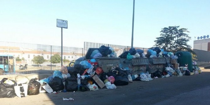 Alghero tra i rifiuti: foto <i>postate</i> al sindaco 