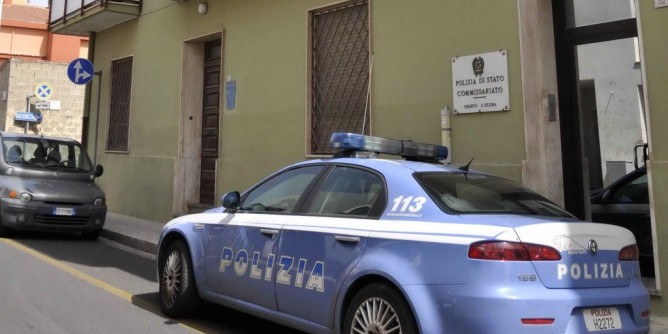 Coppia di giovani scippatori aggredisce un’anziana