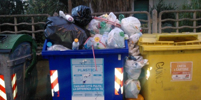 Servizio porta a porta nel centro storico di Olbia