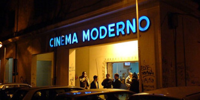 Le poltrone del Moderno in dono alle scuole