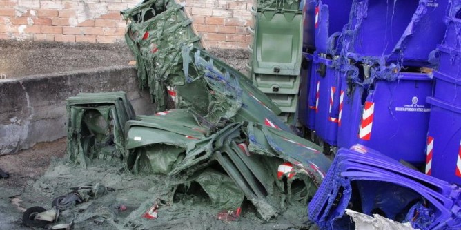 Sassari: a fuoco cassonetti e l'auto di un magistrato
