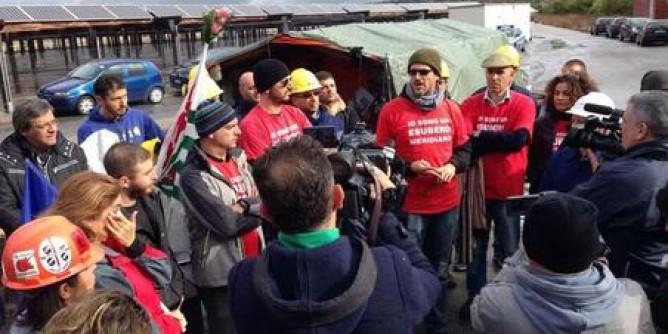 Ottana: prosegue la protesta. Prima notte a 180 metri