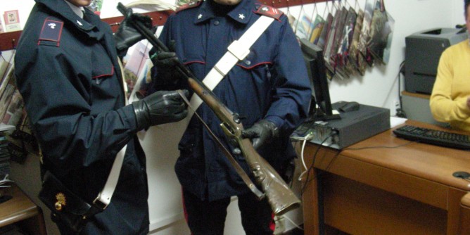 Detenzione d´arma clandestina: arresti a Tempio