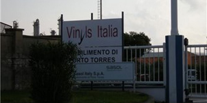 Porto Torres, bonifiche Vinyls: appello a Regione e Ministero
