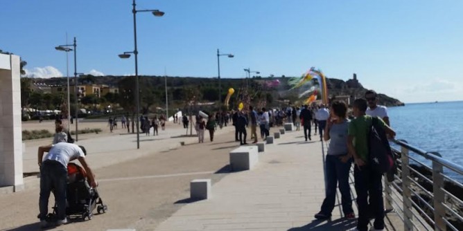 Passeggiata SantElia: ancora niente cestini, proteste in Consiglio