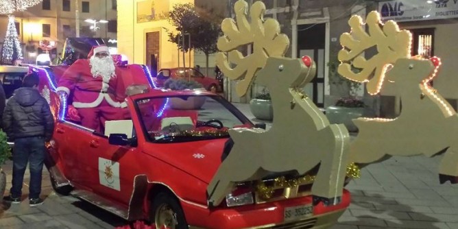 Porto Torres: successo per la slitta di Babbo Natale