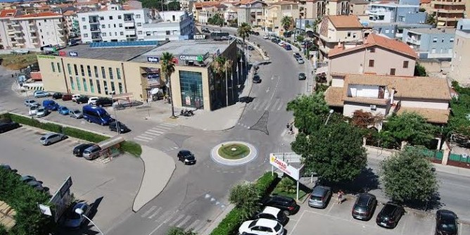 Rotatorie ad Alghero: la <i>nuova</i> don Minzoni | Foto