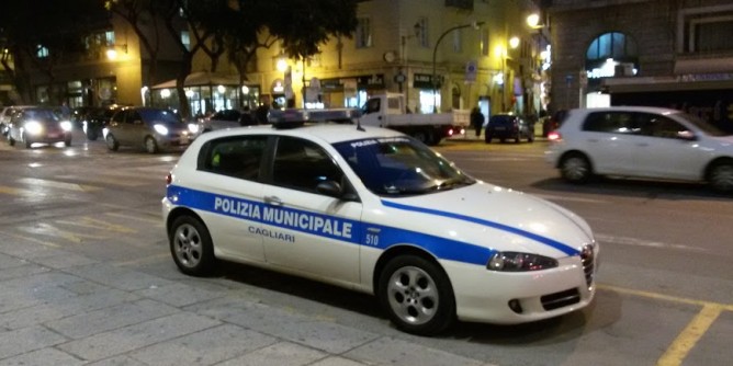 Con Harley contro autocarro: muore a Cagliari