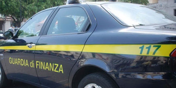 Rifiuti pericolosi: sequestrata area a Macchiareddu