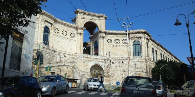Cagliari: tra bastioni, panorami e liquori, oltre la storia