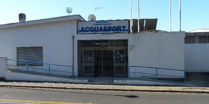 Incendio alla piscina Aquasport di Cagliari