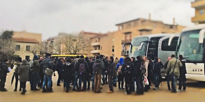 200 studenti <i>marciano</i> verso Cagliari