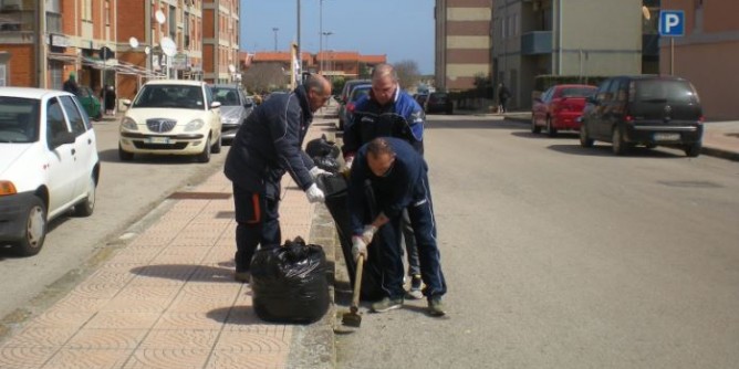 Porto Torres: Pulizia «fai da te» al Satellite