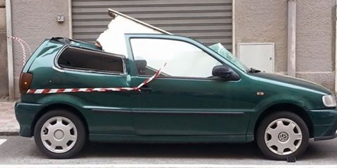 Emergenza maestrale a Cagliari. La minaccia continua, crolli in città