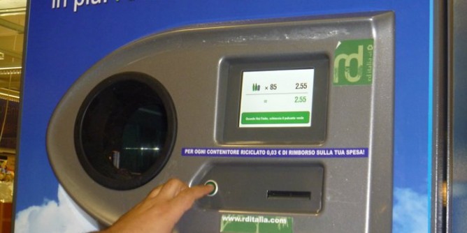 Butta l’immondizia e guadagni: proposta