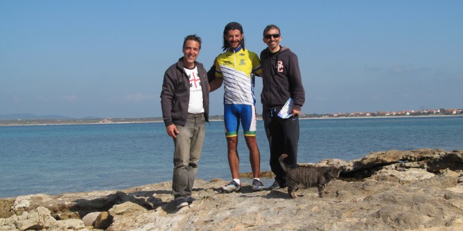 In bici a Su Pallosu per difendere il mare