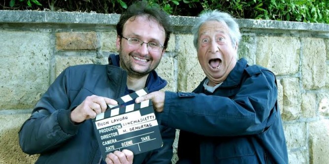 A Sassari si gira la commedia con Alvaro Vitali