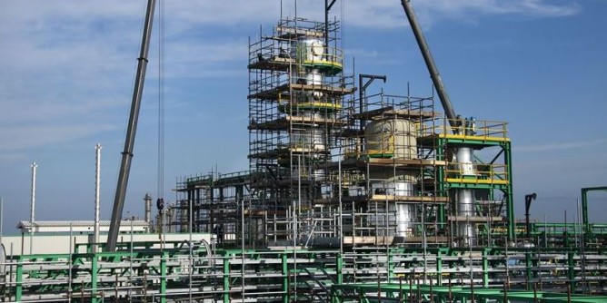 «Eni lascia la chimica verde»: dubbi su Porto Torres