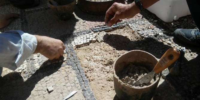 Porto Torres: ripulita la zona di Palazzo Re Barbaro