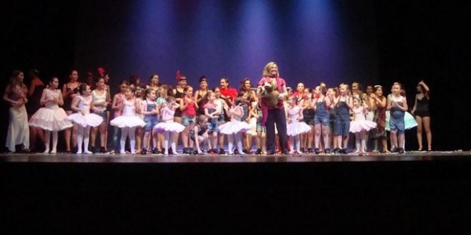 <i>Dietro le quinte danza</i>, saggio finale a Porto Torres