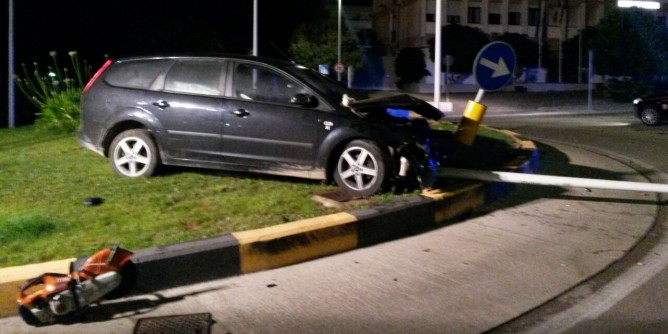 Scontro auto-moto in via Cesaraccio
