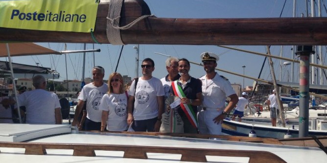 Il fascino del Postale, quando la posta arrivava dal mare