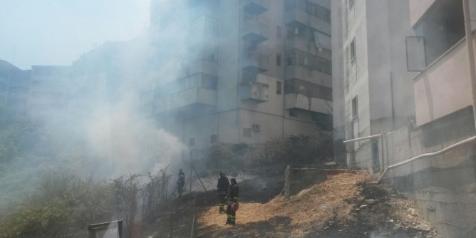 Sassari, appartamento a fuoco: salvata una donna